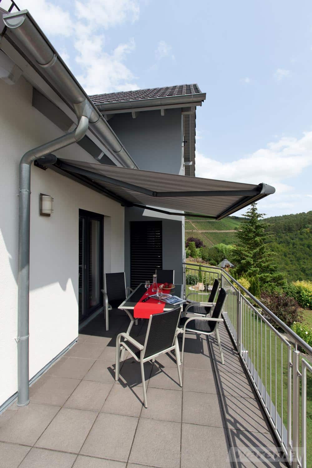 Moderne Warema Markise auf Terrasse in Heßdorf 91093 – Sonnenschutz vom Fachmann