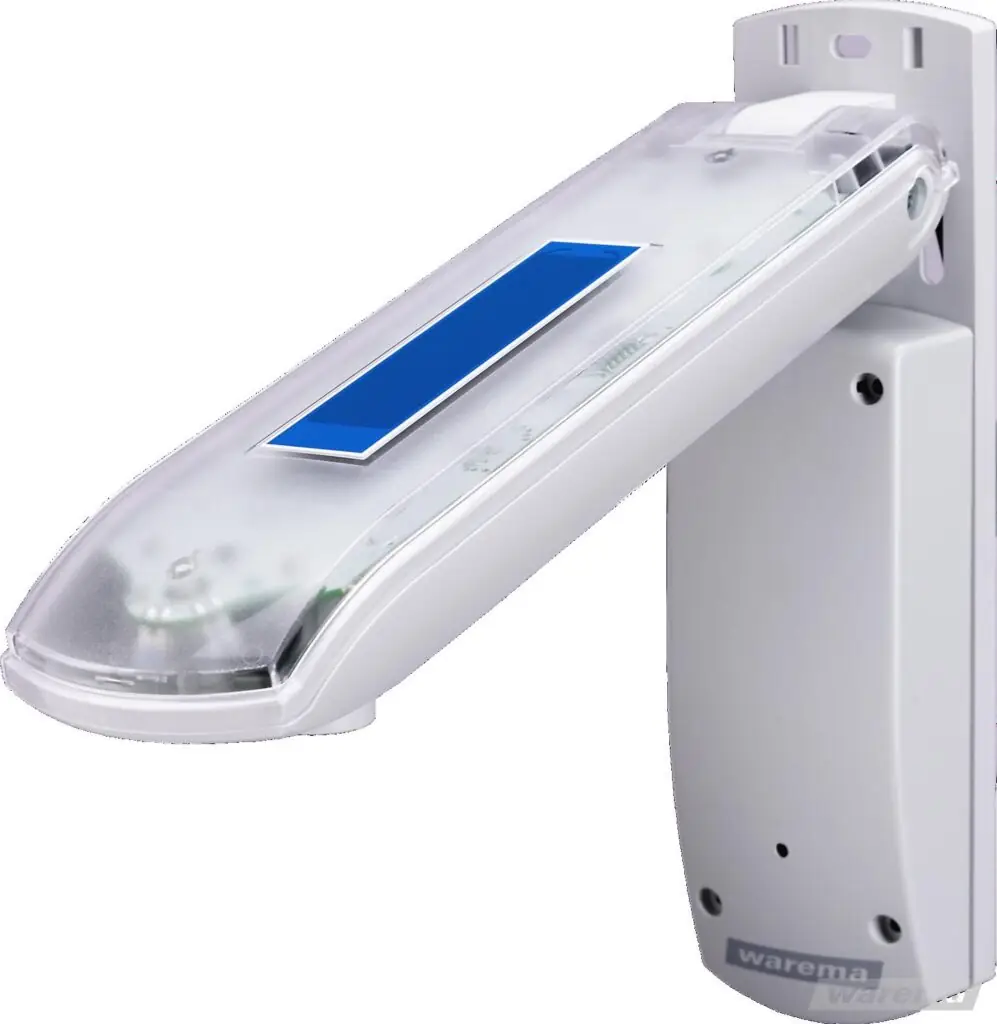 Warema Wetterstation mit Solarpanel für die automatische Steuerung von Markisen und Raffstoren – MRG Geck Rollobau.